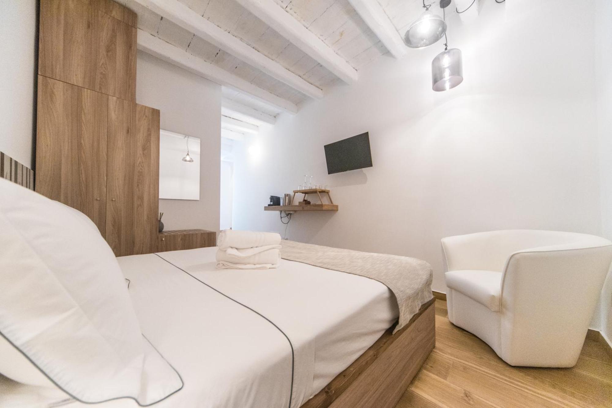 Suite Santa Chiara Трані Екстер'єр фото