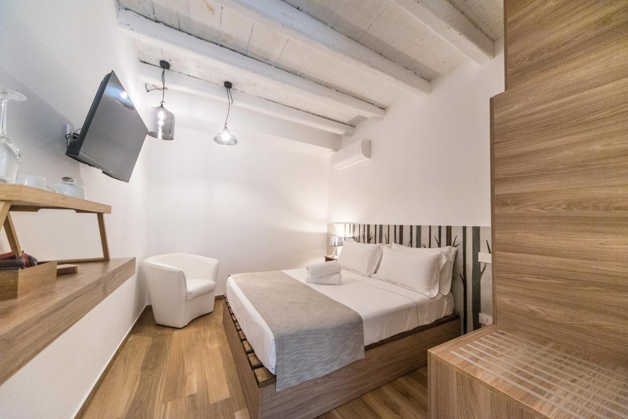 Suite Santa Chiara Трані Екстер'єр фото